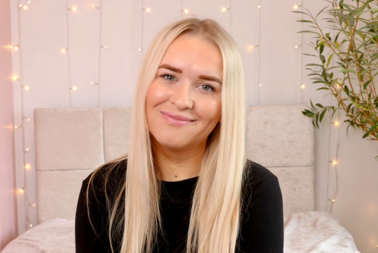 Learn British Sign Language Online with Jazzy Whipps as Your Guide | Wowcher