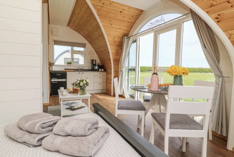 East Yorkshire Luxury Glamping Pod Retreat & Bottle of Prosecco for 2 | Wowcher