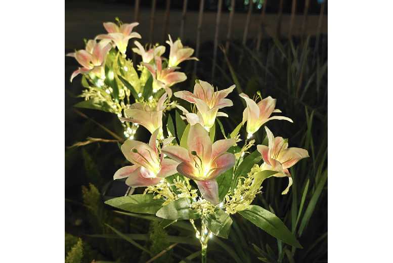 7-Head Solar LED Lily Garden Lights – Waterproof Outdoor Path Lantern | Wowcher