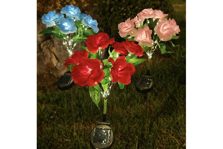 Solar LED 7-Head Rose Garden Light – Waterproof Outdoor Pathway Lamp | Wowcher