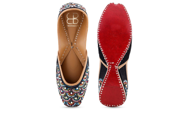 Women’s Black Leather Embellished Punjabi Jutti – Handcrafted Ethnic Flats | Wowcher Women’s Black Leather Embellished Punjabi Jutti – Handcrafted Ethnic Flats | Wowcher