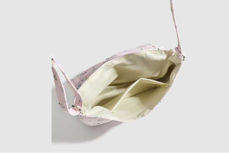 Black Floral Crossbody Purse – Elegant Canvas Bag with Adjustable Strap & Spacious Compartments | Wowcher