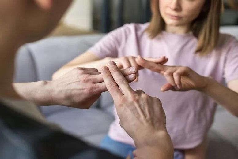 British Sign Language Online Course – Levels 1 & 2 CPD Certification – Lead Academy | Wowcher