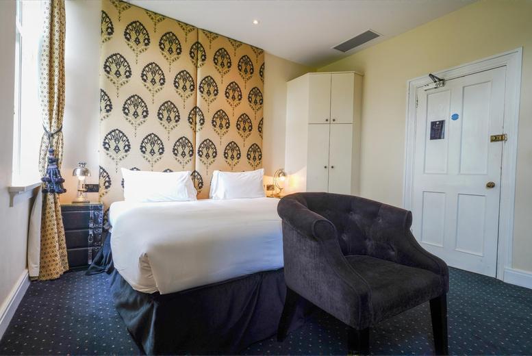 Romantic Castle Escape with Dinner, Prosecco & Breakfast Included – North Wales | Wowcher