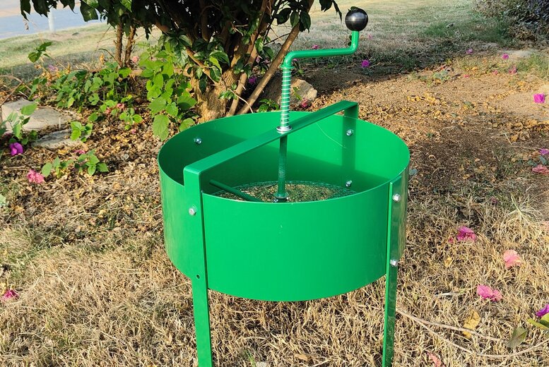 Gr8 Garden 18L Rotary Soil Sifter – Heavy-Duty Compost Sieve Screener for Landscaping | Wowcher