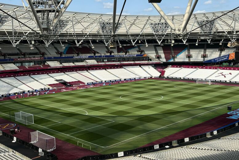 West Ham Stadium Tour - Pitch Side Access, The Players Tunnel, Dressing Room & More! | Wowcher