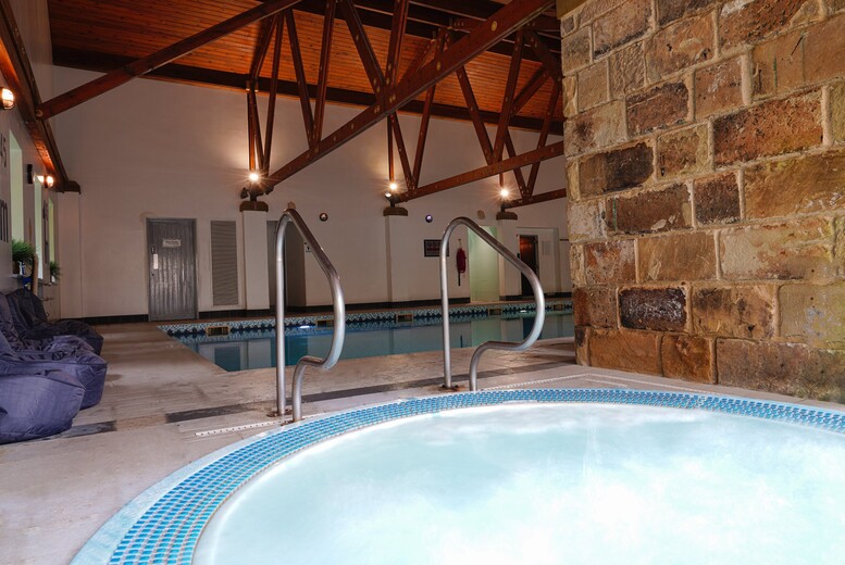 Woodland Cabin Escape with Spa, Dinner, and Prosecco – Yorkshire | Wowcher