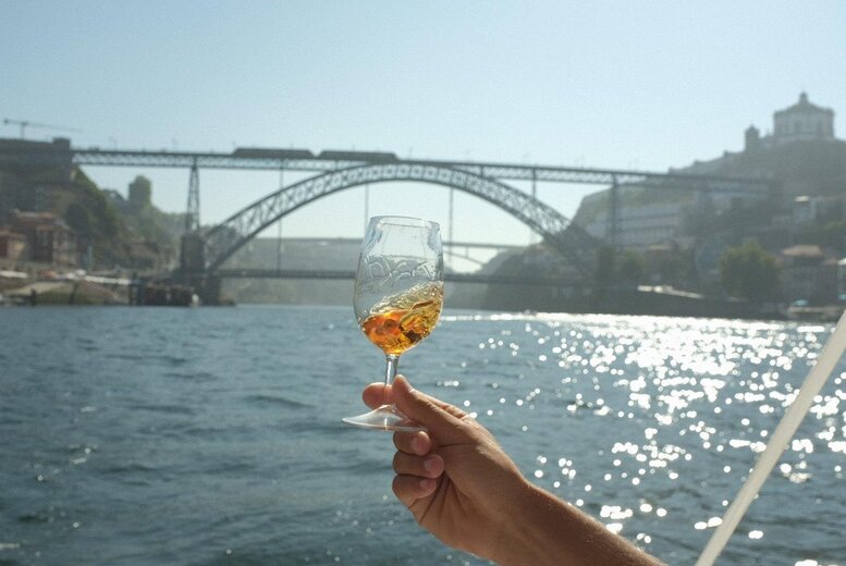 Porto 4* Downtown Hotel Stay with Douro River Cruise & Flights | Wowcher Porto 4* Downtown Hotel Stay with Douro River Cruise & Flights | Wowcher