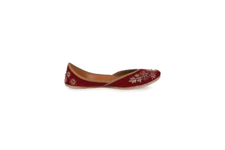 Black Women’s Leather Punjabi Juttis – Velvet Maroon Embellished Traditional Flats | Wowcher