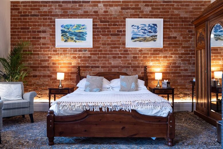 4* Norfolk Coastal Escape for 2: Superior Room Stay with Breakfast, Prosecco & Leisure Access | Wowcher 4* Norfolk Coastal Escape for 2: Superior Room Stay with Breakfast, Prosecco & Leisure Access | Wowcher