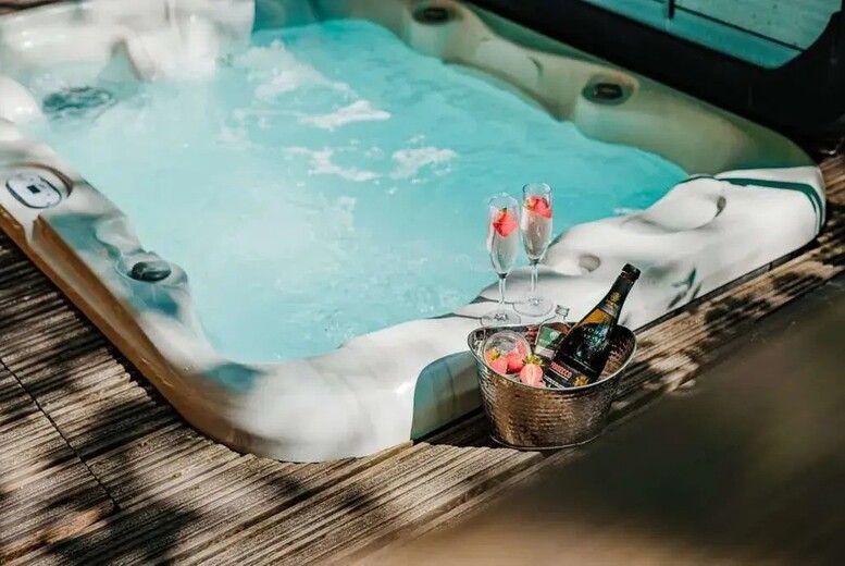 Woodlands Glencoe Luxury Hot Tub Stay for Upto 4: Leisure Access & Late Checkout – Romantic Getaway | Wowcher Woodlands Glencoe Luxury Hot Tub Stay for Upto 4: Leisure Access & Late Checkout – Romantic Getaway | Wowcher