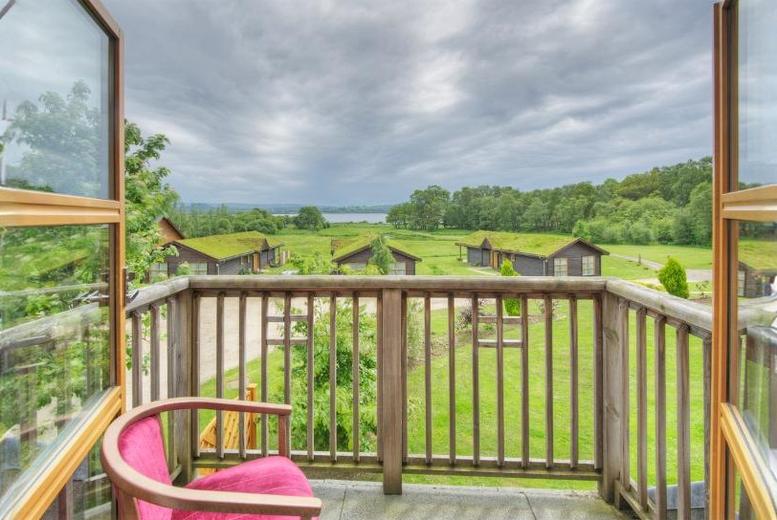 5* Loch Lomond Waterfront Lodge with Private Hot Tub & Prosecco for Up to Six – 2-4 Night Stays – Balmaha | Wowcher