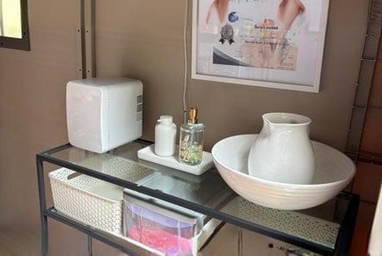 Up to 1 Hr Festive Mum & Daughter Manicure Experience w/ Pedicure Upgrade – Smwsh Nail Care Services, Cardiff | Wowcher