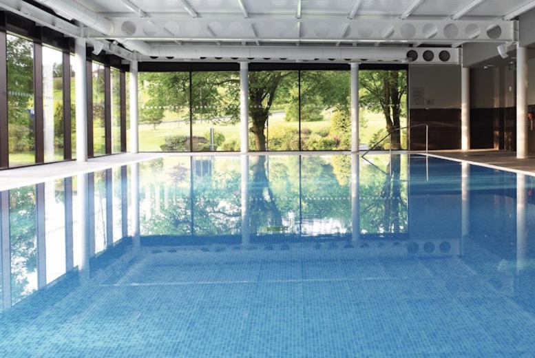 4* Falkirk, Scotland Getaway For 2: Prosecco, Breakfast, Leisure Access & Late Checkout! | Wowcher