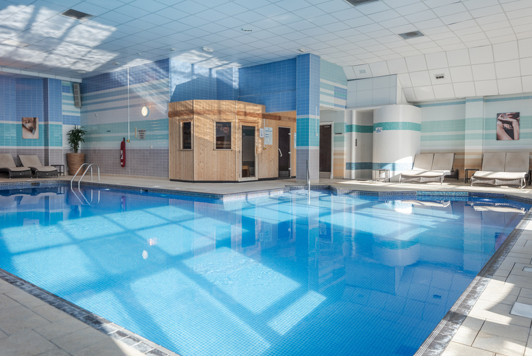 4* Stratford Manor Hotel Stay for 2, Dinner, Breakfast & Health Club Access For 2 – Spa Treatment Upgrade Available! | Wowcher 4* Stratford Manor Hotel Stay for 2, Dinner, Breakfast & Health Club Access For 2 – Spa Treatment Upgrade Available! | Wowcher