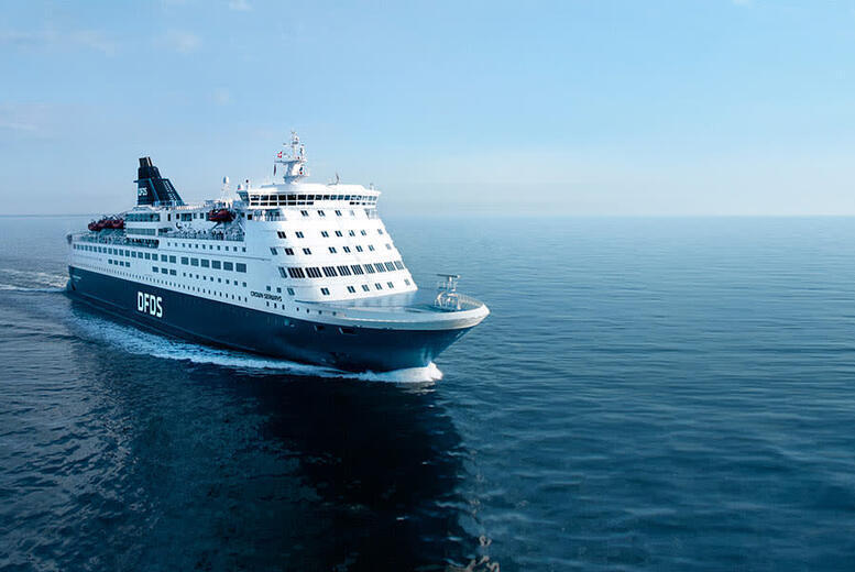 Amsterdam Christmas Markets Mini Cruise for 2 – Two Night with City Transfers and Glass of Fizz | Wowcher