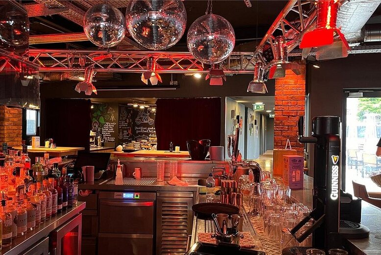 Inverness Hotel Break For 2: Breakfast, Late Checkout & Pizza and Wine Upgrade! | Wowcher