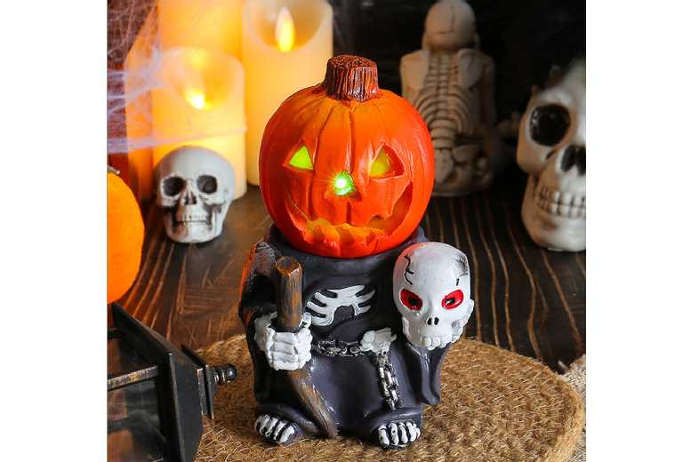 LED Pumpkin Knight Resin Tabletop Ornament – Luminous Halloween Home & Garden Decor | Wowcher