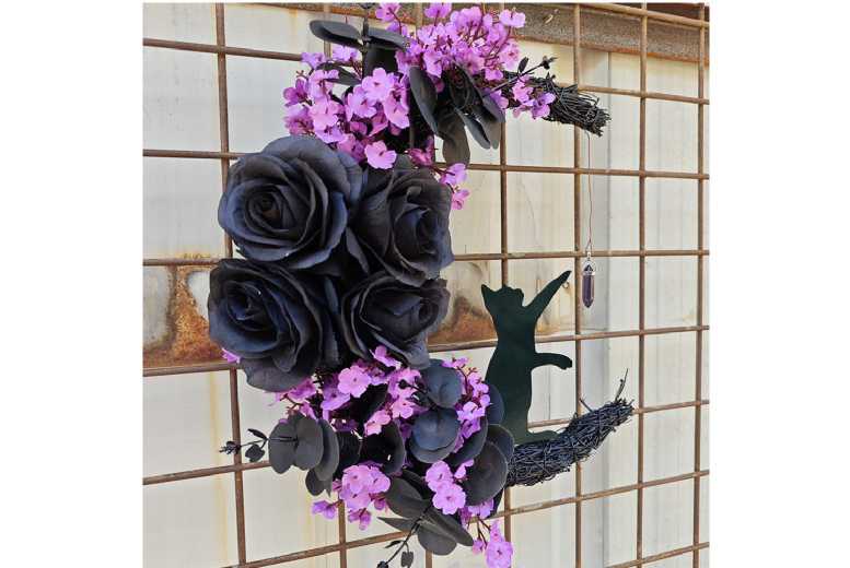 Halloween LED Black Rose Moon Cat Garland Wall Decor – Plastic, Resin & Cloth, Spooky Statement Piece | Wowcher