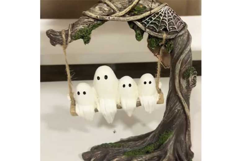 Spooky Tree Swing Resin Ornament – Hand-Painted Halloween Wall Art Decor | Wowcher