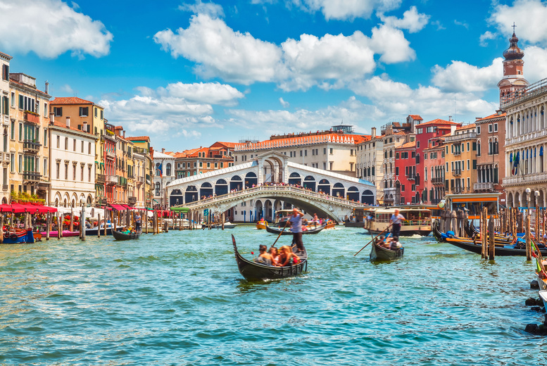 Multi-Centre Italy Break: Venice, Lake Garda & Lake Como - Hotels, Transfers & Flights | Wowcher