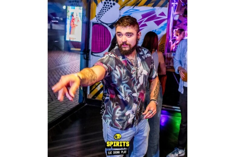 Axe Throwing Experience with Digital Targets for up to 4 People | Wowcher