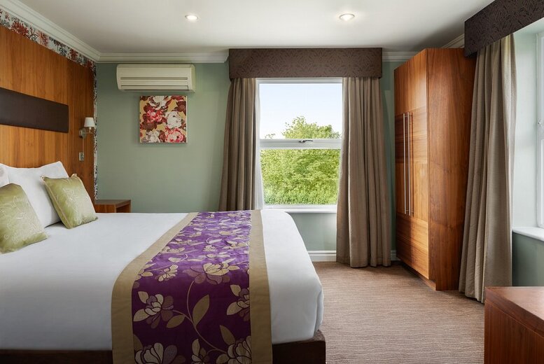 Cheltenham Hotel Getaway For 2: Breakfast & Dining Upgrade! | Wowcher