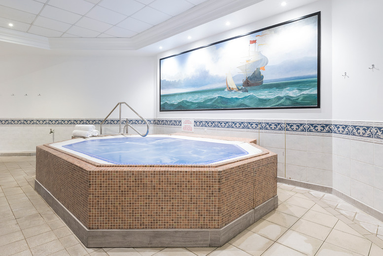 4* Rena Spa Southampton Spa Day: 25 Minute Treatment, Goodie Bag & Full Day Spa Access | Wowcher