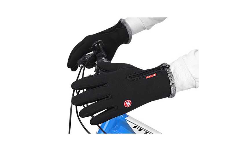 Unisex Black Fleece Lined Thermal Touchscreen Gloves – Windproof, Unisex, Winter Outdoor Essential | Wowcher