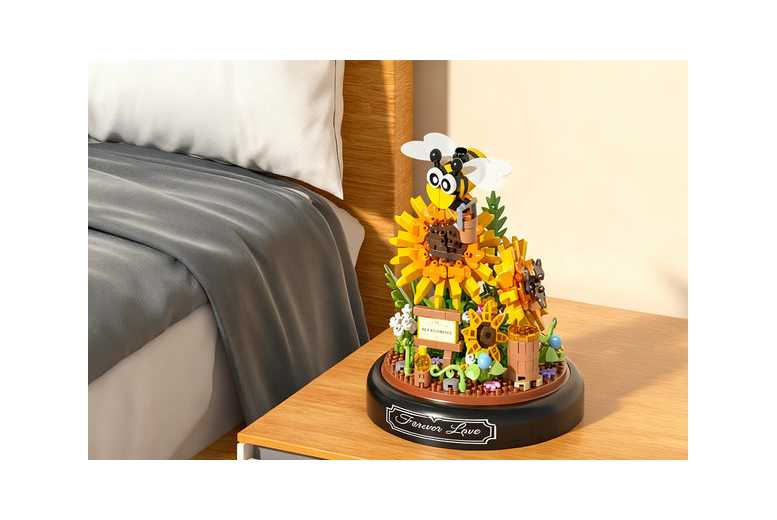 Insect Plant Potted STEM Building Set – Creative DIY Toy for Ages 7+, Nature Theme, Educational & Decorative | Wowcher