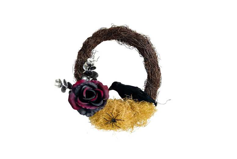 Halloween Dead Rose & Crow Wreath – Handcrafted Rattan Door Decor, Gothic Wall Art, 30cm | Wowcher