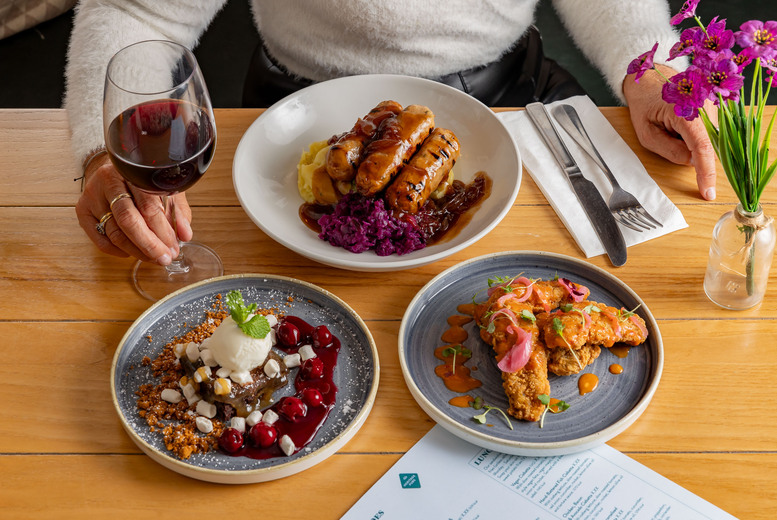 Ferryboat Inn Sinah Beach: Two-Course Dining & Drinks for 2 - Heritage Pubs | Wowcher