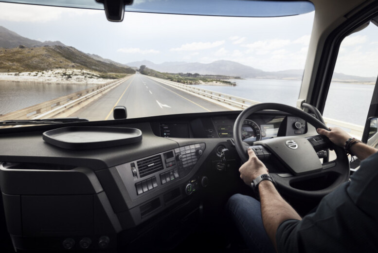 20 or 40-Minute 45-Foot HGV Truck Driving Experience - 3 Locations, Car Chase Heroes | Wowcher
