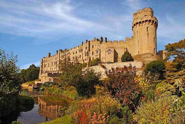 4* Warwickshire Stay with Warwick Castle Entry for 2