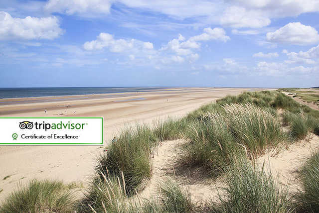 2nt Norfolk Coast Break with Breakfast & Wine for 2