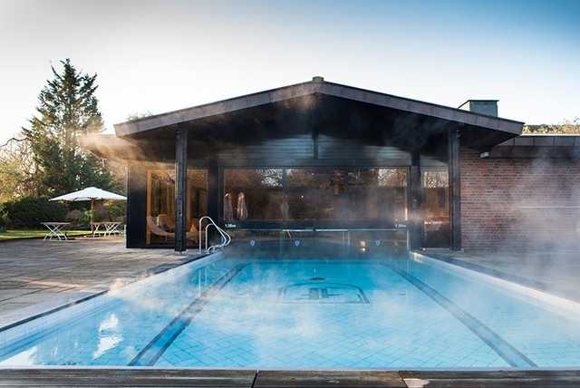 1-2nt 4* Berkshire Spa Stay, Breakfast & 3-Course Dinner for 2