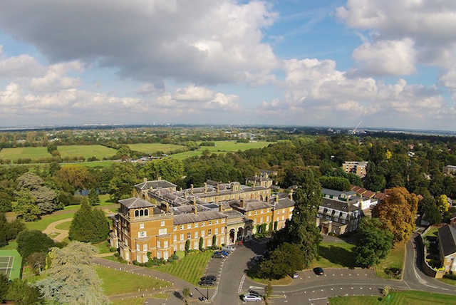 4* Surrey Country House, Breakfast & Dinner for 2 - Oatlands Park