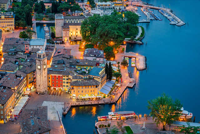 4 or 6nt Milan & Lake Garda with Breakfast, Flights & Trains