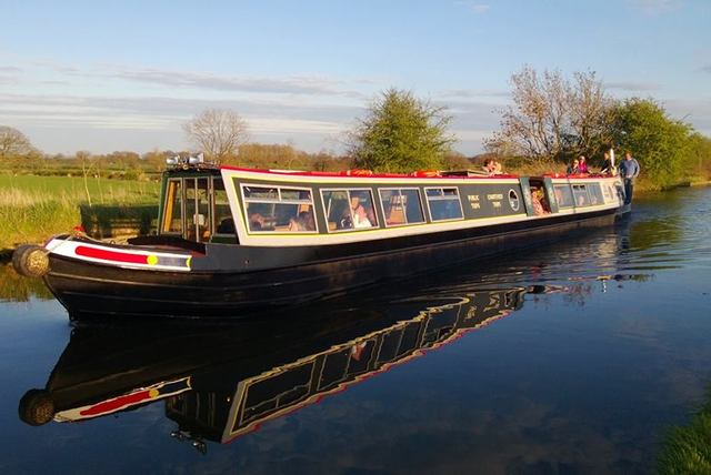 Evening Canal Cruise & Dinner for 2 | Birmingham