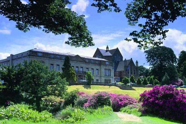 4* Cheshire Spa Stay, Dinner, Prosecco & Treatment or Golf for 2