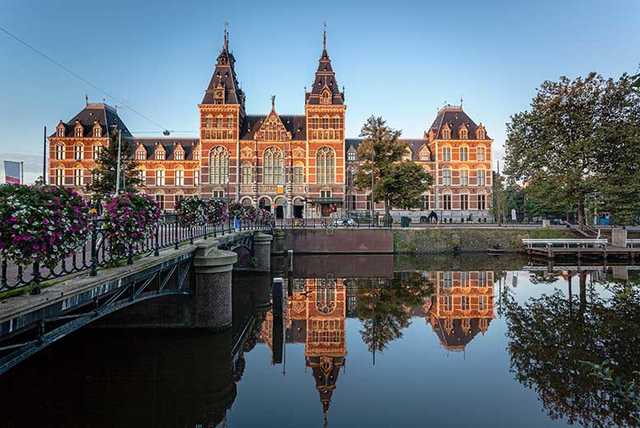 4* Amsterdam City Escape with Flights