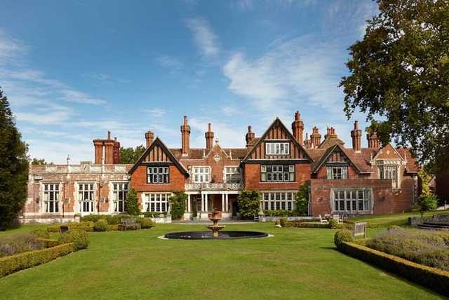 4* New Forest Stay, Breakfast, Leisure Access & Spa Discount