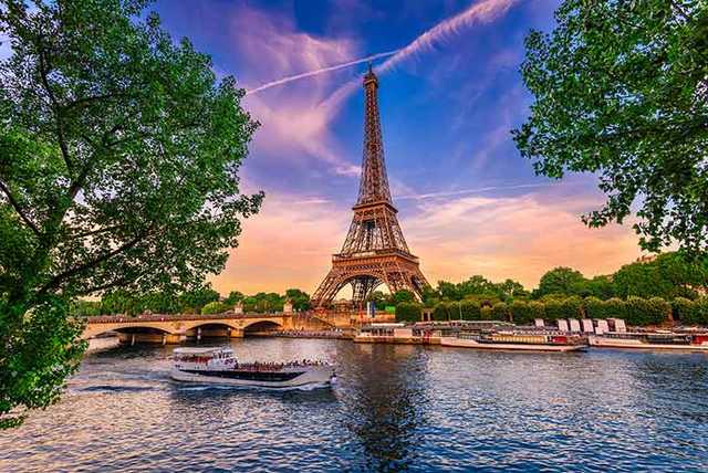 Enjoy a Romantic Paris Escape with Breakfast, Chocolates & Flights - Valentine's Dates!