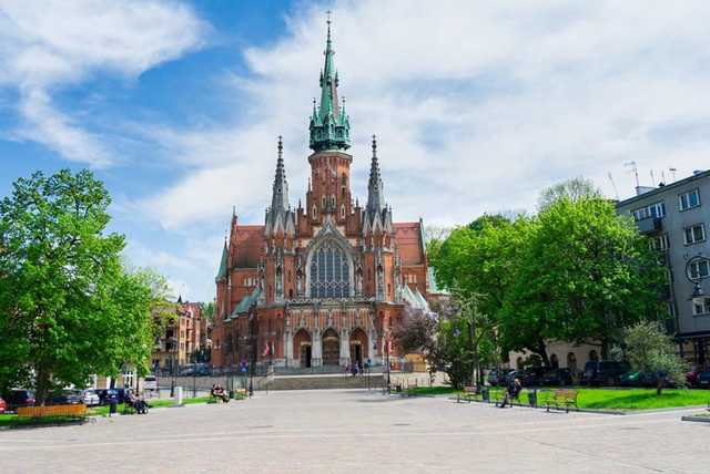 Krakow City Break, Flights & Auschwitz Tour