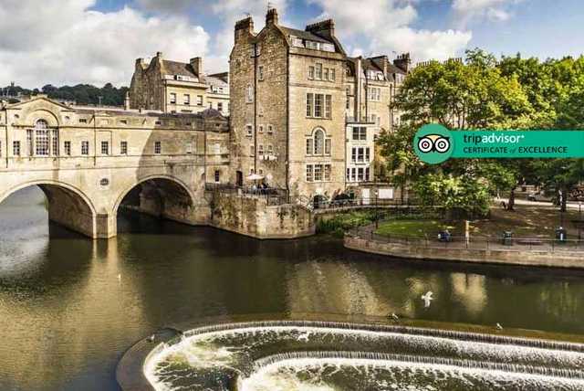 4* Central Bath Stay, Prosecco, Chocolates & Late Checkout for 2