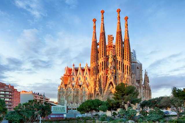 Barcelona Break, La Sagrada Familia Entry & Flights