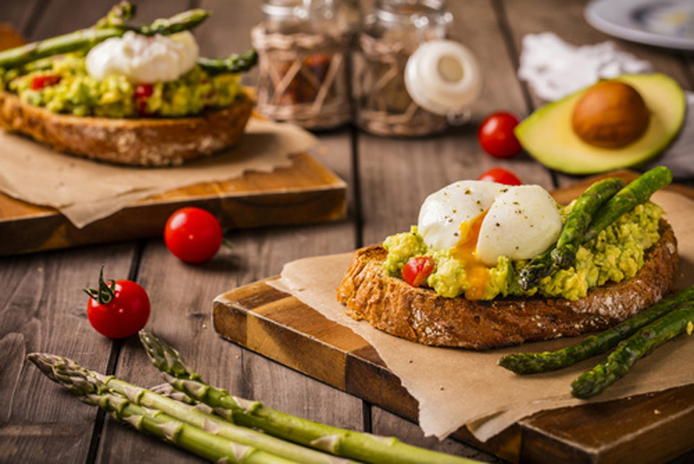 £25 instead of £56 for brunch and 90 minutes of ‘bottomless’ Prosecco for two at Jungle Jazz Cafe, Manchester – save up to 55%