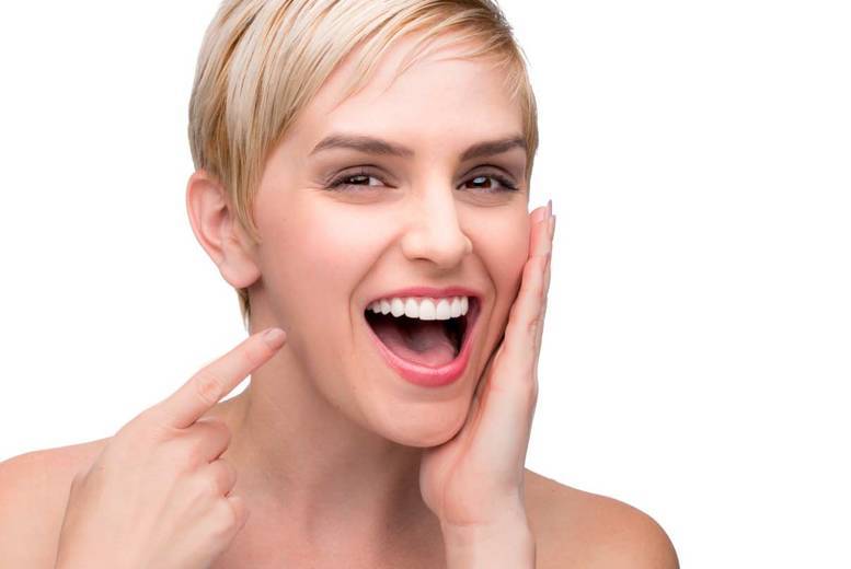 £249 instead of £750 for one porcelain veneer, £499 for two, £749 for three, £999 for four or £1490 for six at Maple Dental Clinic, Fitzrovia – save up to 67%